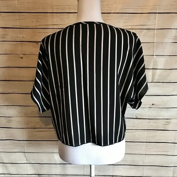 Papermoon by Stitchfix Striped Tie Dolman Top - Picture 3 of 6